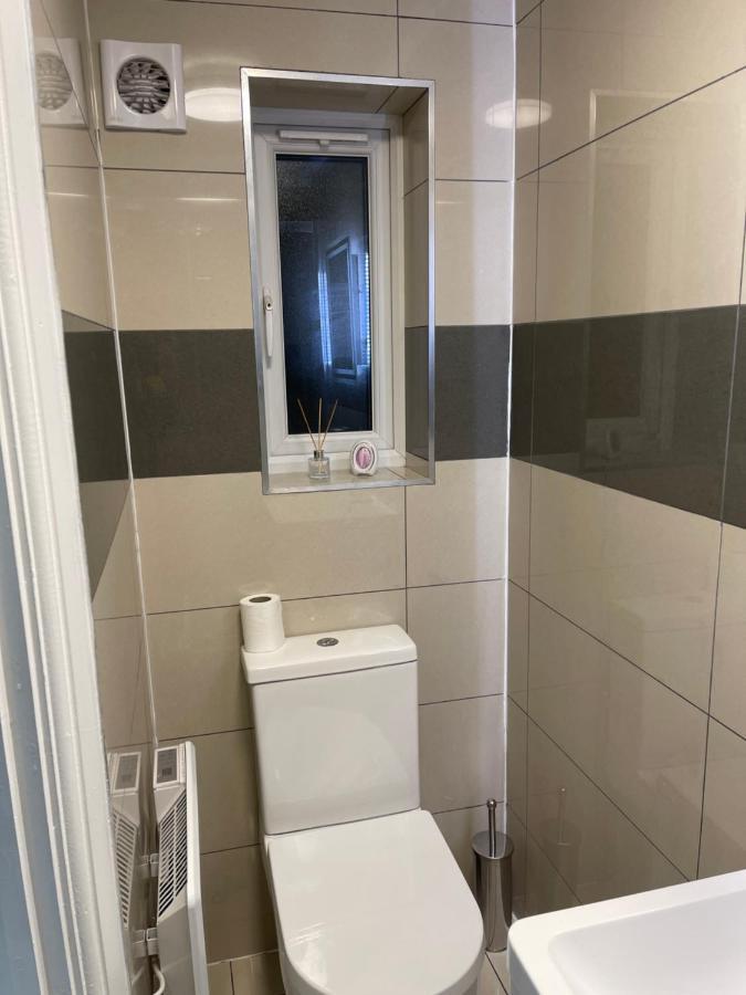 Modern 1 Bedroom Holiday Apartment In Southminster Esterno foto